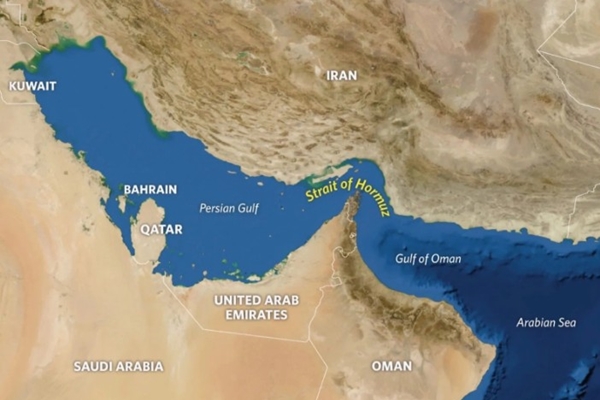 Iran tấn công tàu chở dầu tại eo biển Hormuz
